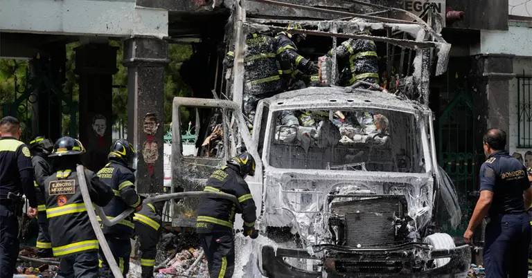 মেক্সিকোর সেনা ক্যাম্পে ভাঙচুর-হামলা